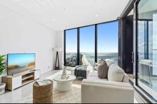 Surfers Beachside Luxury - Stunning Panoramic View - 7
