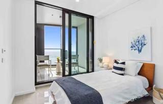 Surfers Beachside Luxury - Stunning Panoramic View - 6