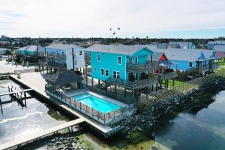 2 Homes Sleeps 16 Shared PoolBoat Dock Laguna Village Serenity by AvantStay - Padre Island - 7