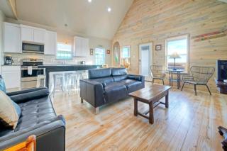 2 Homes Sleeps 16 Shared PoolBoat Dock Laguna Village Serenity by AvantStay - Padre Island - 2