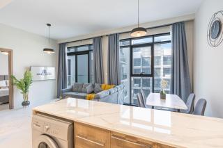 Bright & Modern Home with Burj Khalifa Views - 4