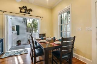 Lazy Gecko by AvantStay Walk to Duval St in Key West Month Long Stays Only - Key West - 1
