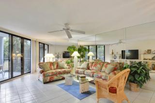 Atlantic Paradise by AvantStay Great Location w Balcony Outdoor Dining Shared Pool Hot Tub - Key West - 0