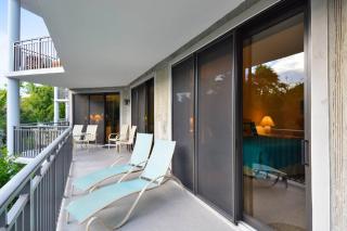Atlantic Paradise by AvantStay Great Location w Balcony Outdoor Dining Shared Pool Hot Tub - Key West - 5