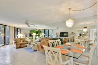 Atlantic Paradise by AvantStay Great Location w Balcony Outdoor Dining Shared Pool Hot Tub - Key West - 2