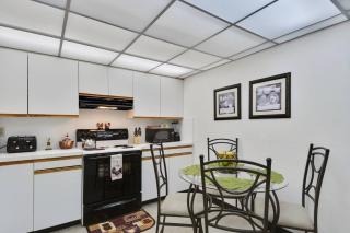 Atlantic Paradise by AvantStay Great Location w Balcony Outdoor Dining Shared Pool Hot Tub - Key West - 1