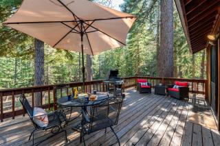 Whiskey Springs by AvantStay Classic Cabin Near Tahoe Donner Ski Area - Truckee - 0