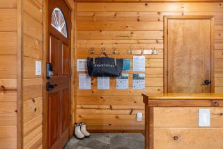 Whiskey Springs by AvantStay Classic Cabin Near Tahoe Donner Ski Area - Truckee - 5
