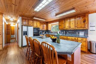 Whiskey Springs by AvantStay Classic Cabin Near Tahoe Donner Ski Area - Truckee - 1