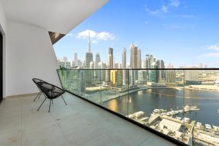 Opulent Lifestyle with Burj Khalifa and Canal View - 6