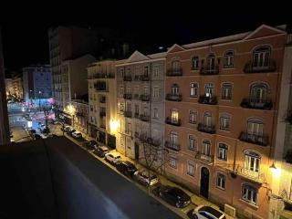 habitacion doble grande 2 personas balcon lisboa - Lissabon - 3