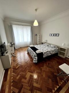 habitacion doble grande 2 personas balcon lisboa - Lissabon - 6