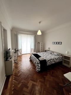 habitacion doble grande 2 personas balcon lisboa - Lissabon - 0