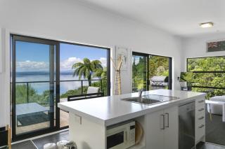 Pukawa Bach - Kuratau - 1