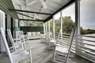 1111 Middle Street by AvantStay Charming Historic Cottage Featured in Dear John Movie Beach Access - Sullivans Island - 5