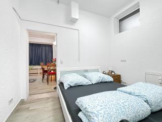2 Zimmer Apartment für 6 P, 15 min zum Flughafen - Sirnau - 5