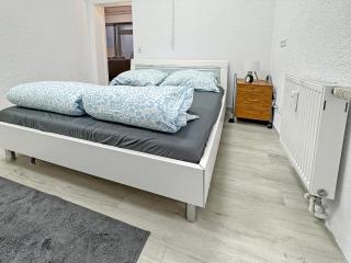 2 Zimmer Apartment für 6 P, 15 min zum Flughafen - Sirnau - 6