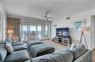 301 Ocean Palms by AvantStay Ocean Front Home w Amazing Sea Views - Isle of Palms - 4
