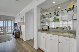 301 Ocean Palms by AvantStay Ocean Front Home w Amazing Sea Views - Isle of Palms - 1