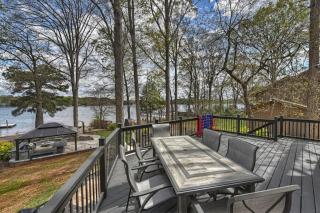 Laid Back Lake Life by AvantStay Waterfront View - Mooresville - 4