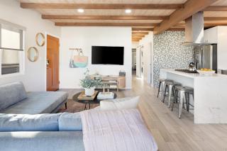 Mission Point 2 by AvantStay Mission Beach Home w Large Balcony Steps to Beach - San Diego - 4