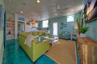 Rooftop Patio w View Pool Near the Beach Lost Shaker of Salt by AvantStay - Port Aransas - 7