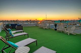 Rooftop Patio w View Pool Near the Beach Lost Shaker of Salt by AvantStay - Port Aransas - 6