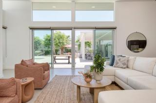 Sleeps 40 3 Villas Putting Green Bocce Pool Polo Villas Tres by AvantStay - 4