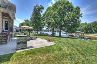 Dock Holiday by AvantStay Custom Home New Dock - Huntersville - 5