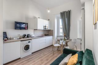 St Peter Miracle Suite - 8
