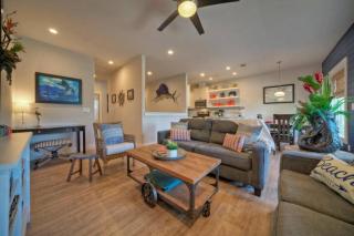 Pool Walk to Old Town Eateries Nightlife Shopping Rock N Reelby AvantStay - Port Aransas - 8