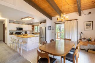 Fawn by AvantStay Secluded Cabin w Large Deck Surrounded by Forest - Tahoma Meadows - 7