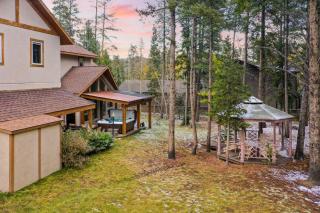 River Rock by AvantStay 8 Bedroom Ski Estate w Hot Tub Movie Theatre 10 Min Walk to Mtn - 0