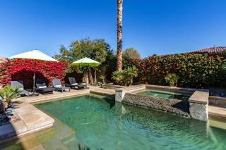 Aurora by AvantStay Luxurious Home with an Exquisite Pool Spa and Outdoor Seating - Indio - 9