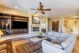 Aurora by AvantStay Luxurious Home with an Exquisite Pool Spa and Outdoor Seating - Indio - 3
