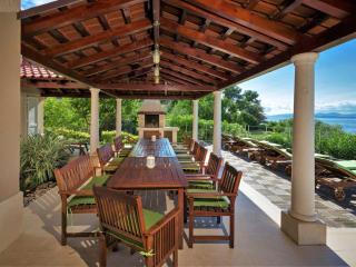 Beautifully Decorated Villa Near Green Village - Mirce - 2