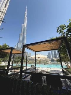 Infinity Pool - Luxury 2-BHK - Dubai Fountain View - 3