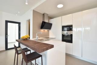 Luxury Villa Offering Calm Atmosphere - Tice - 6