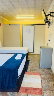 HostHub Guest House - 9