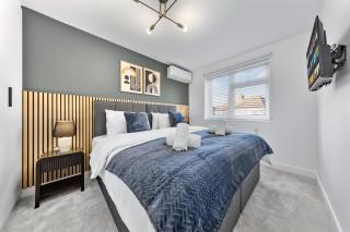 Modern 4BR House, Brentford,Pvt Garden,Parking - Brentford - 8