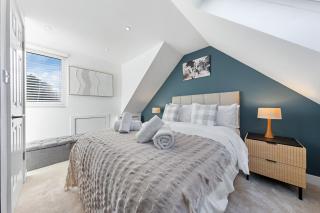 Modern 4BR House, Brentford,Pvt Garden,Parking - Brentford - 9