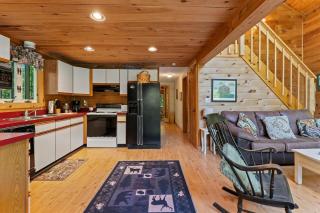 UNUSUAL LATITUDE LIMIT 7 cottage - - 8