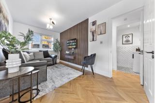 Modern 4BR House, Brentford,Pvt Garden,Parking - Brentford - 1