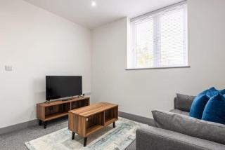 Bright & Cosy Apartment in Leeds! Free Parking - Belle Isle - 1