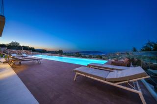 In Vivo Villa - Breathtaking View -90sqm Heated Infinity Pool - 2