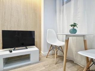 Minimalist Studio with Mezzanine - Lissabon - 8