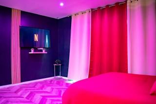 La VíOLA-ROOM Jacuzzi Netflix Balançoire Terrasse - Violès - 2