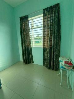 Zara Iman Homestay - Arau - 4