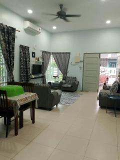 Zara Iman Homestay - Arau - 2
