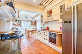 Beautiful Country House with Forest View & Garden - Norleywood - 8